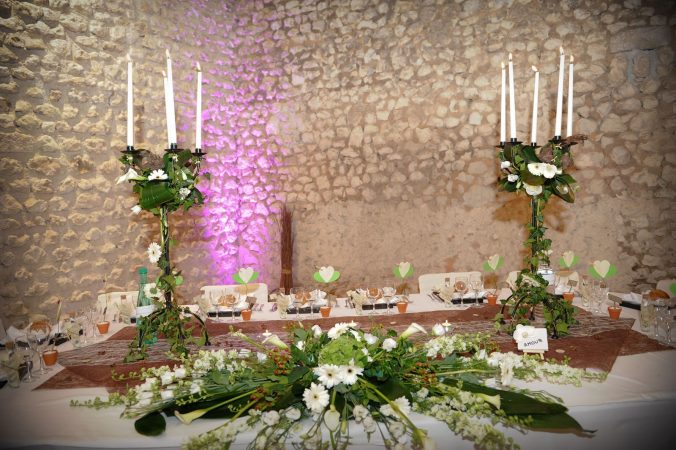 belle et fée embellisement table d'honneur mariage nature chic